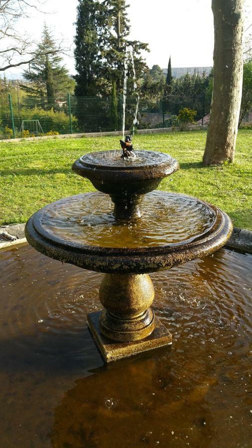 فندق آيكس أومبروفينسفي  Bastide De La Madeleine المظهر الخارجي الصورة